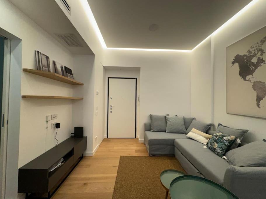 Dolce Missori Apartment Milan Bagian luar foto