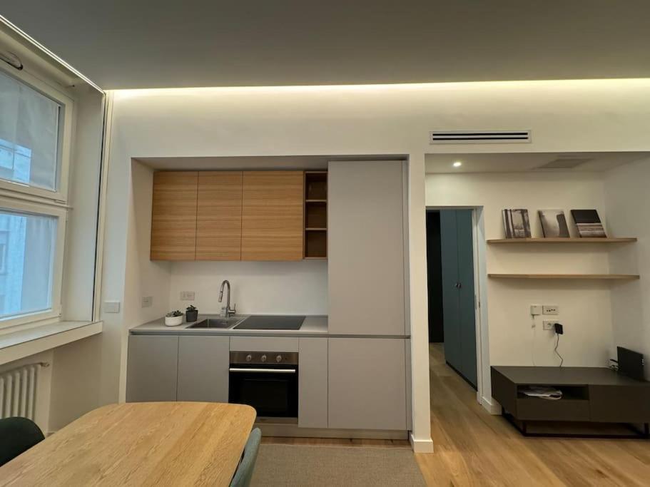 Dolce Missori Apartment Milan Bagian luar foto