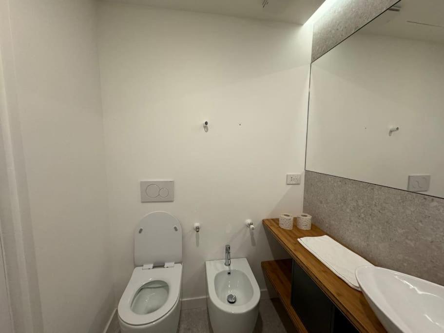 Dolce Missori Apartment Milan Bagian luar foto