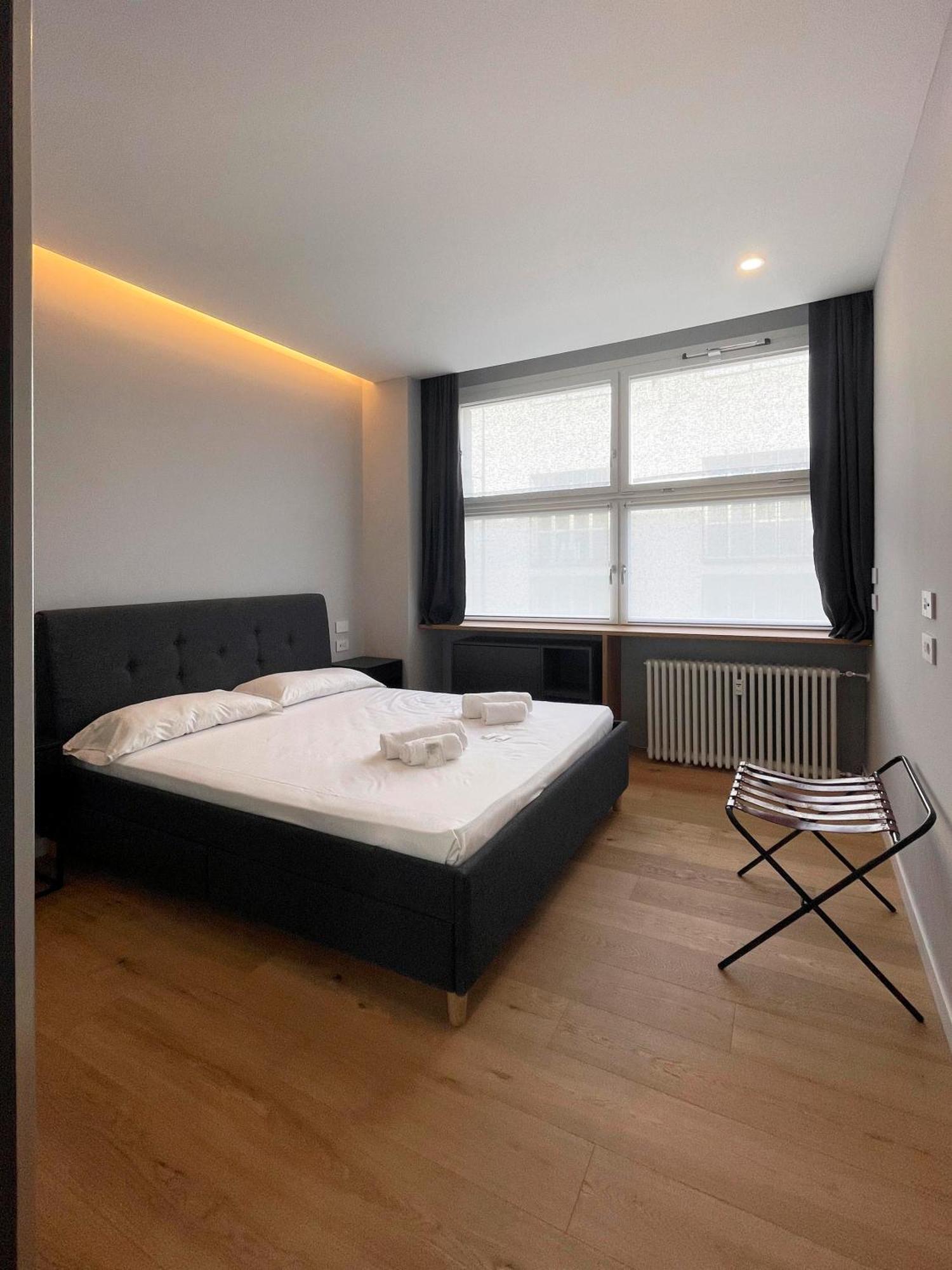 Dolce Missori Apartment Milan Bagian luar foto