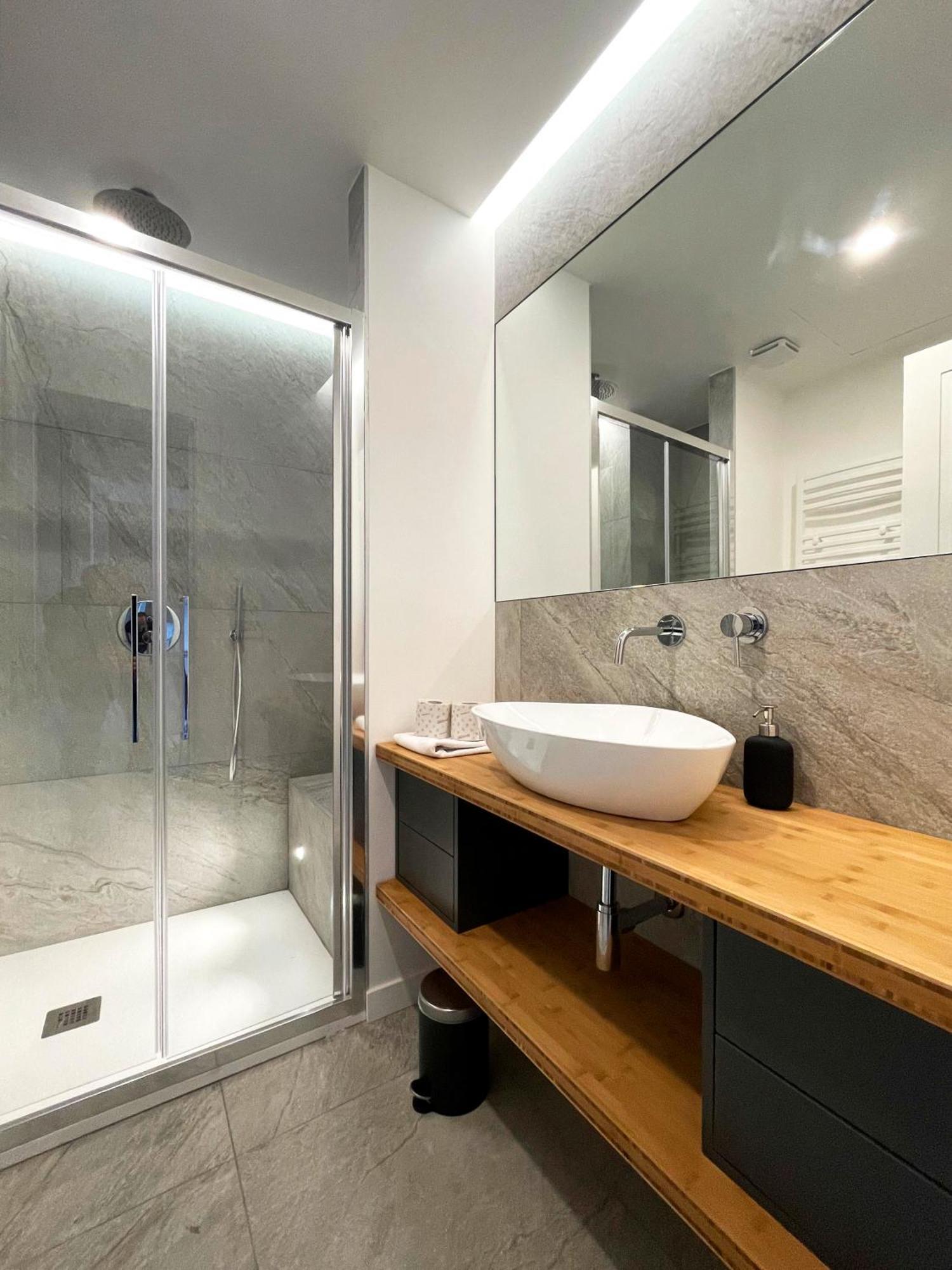 Dolce Missori Apartment Milan Bagian luar foto