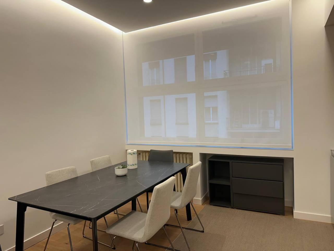 Dolce Missori Apartment Milan Bagian luar foto